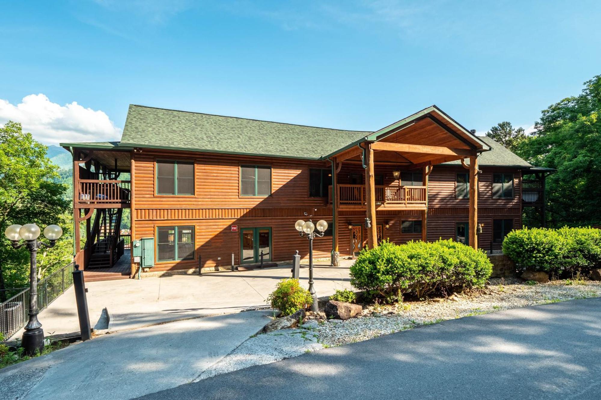 Hickory Ridge By Avantstay Incredible Private Elevated Cabin Sleeps 20 Gatlinburg Eksteriør bilde
