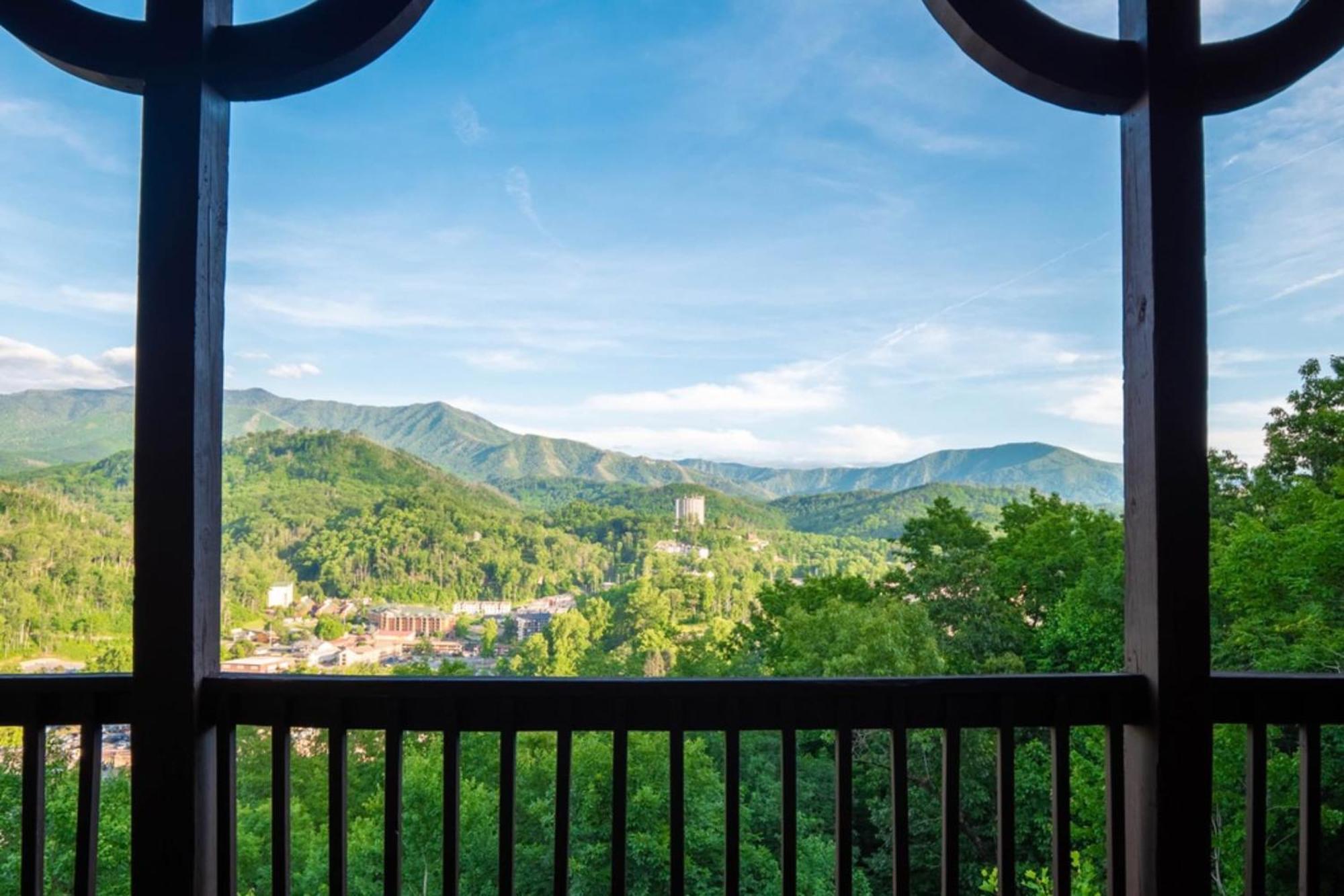 Hickory Ridge By Avantstay Incredible Private Elevated Cabin Sleeps 20 Gatlinburg Eksteriør bilde