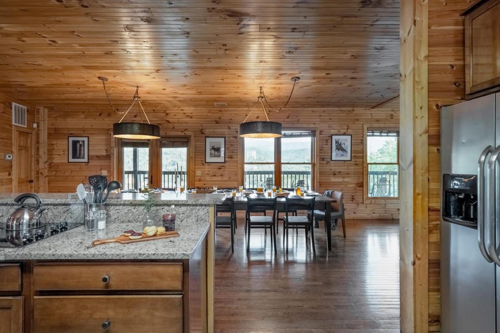 Hickory Ridge By Avantstay Incredible Private Elevated Cabin Sleeps 20 Gatlinburg Eksteriør bilde