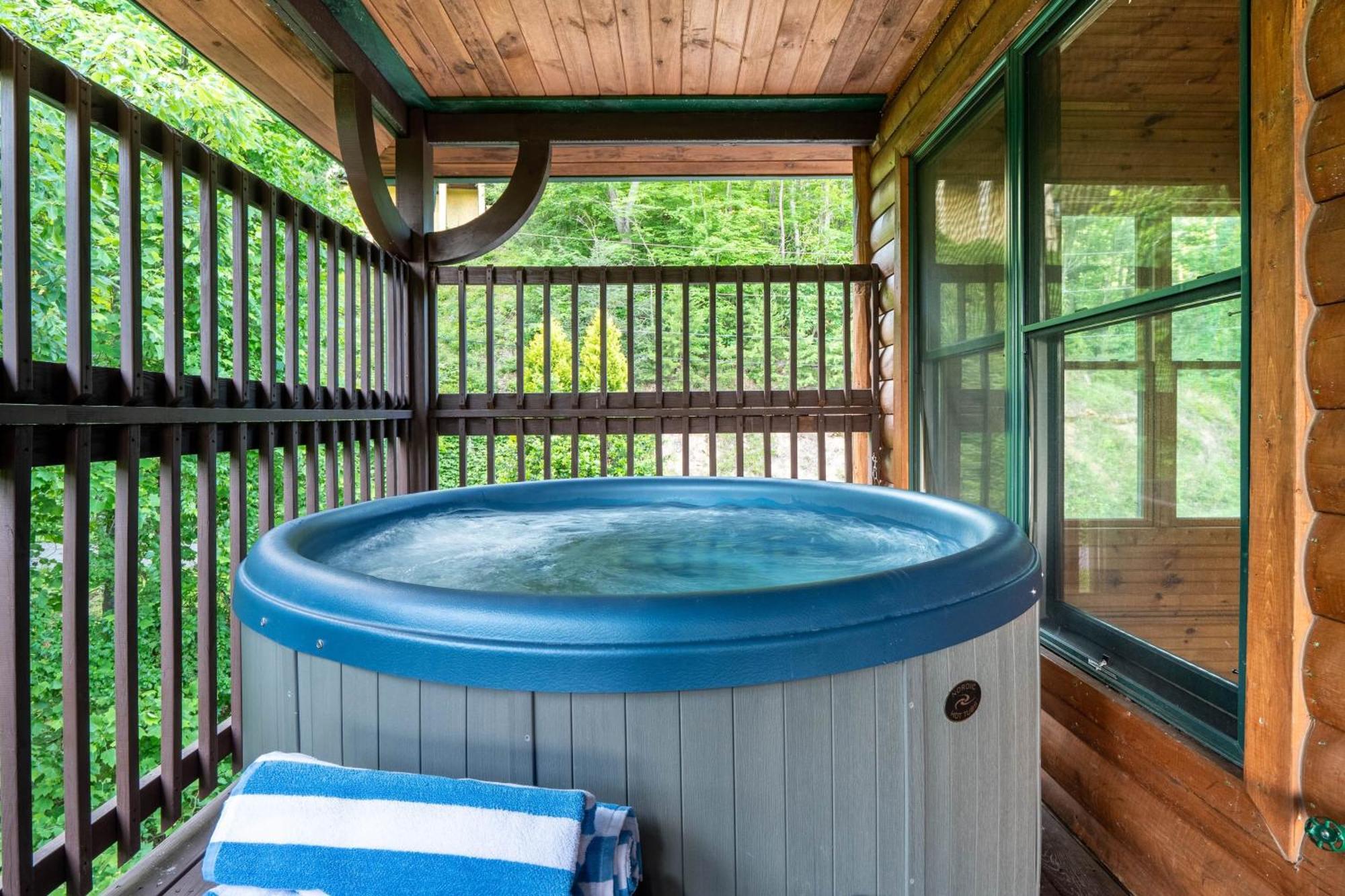 Hickory Ridge By Avantstay Incredible Private Elevated Cabin Sleeps 20 Gatlinburg Eksteriør bilde